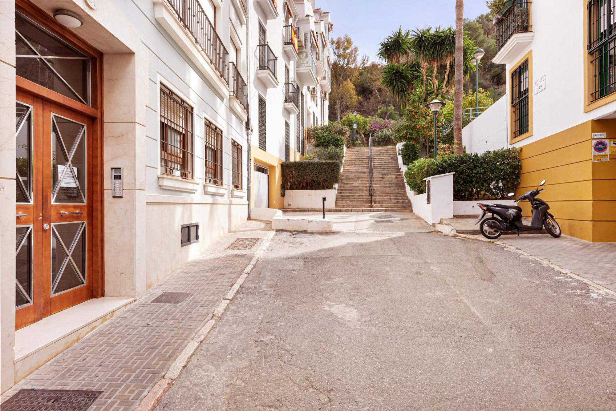 Apartamento Piscina, Patio Privado Y Aparcamiento